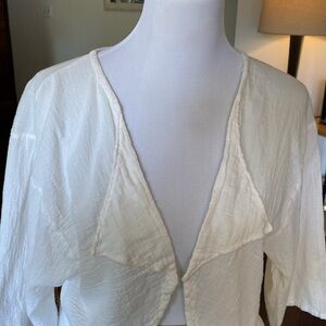 BLUE FISH 100% cotton ivory colored open front jacket. Size Large (fits med / lr